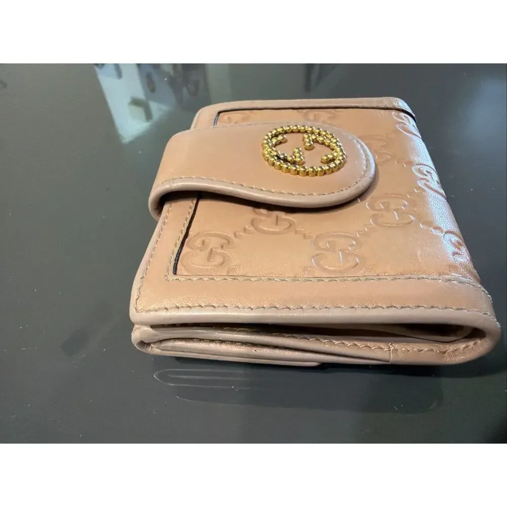 Gucci women leather